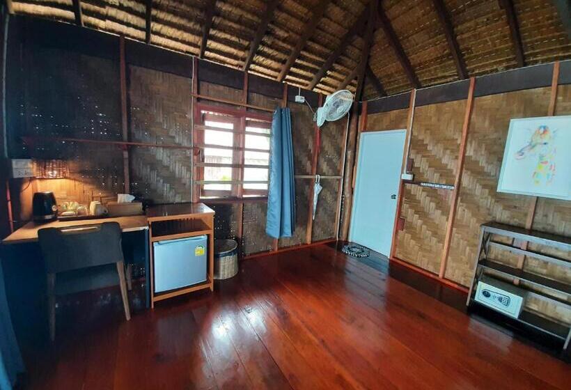 بنجلو قياسى, Cha Cha Bungalow