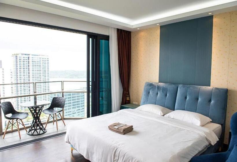 סוויטת ג'וניור נוף לים, Stay @ Almas Puteri Harbour