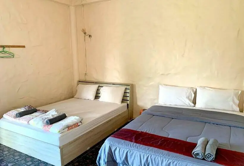 スタンダード4人部屋, บ้านวนัชชา รีสอร์ท