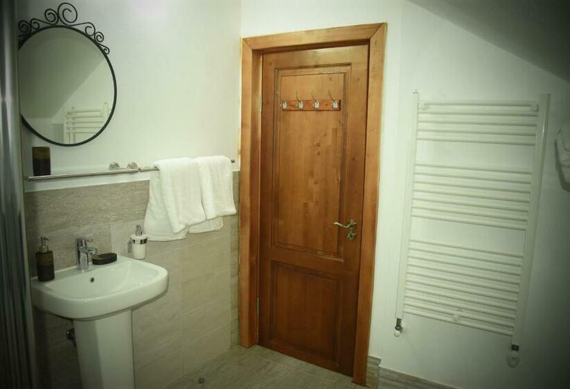 חדר סטנדרט עם מרפסת, Casa Smeilor Horezu