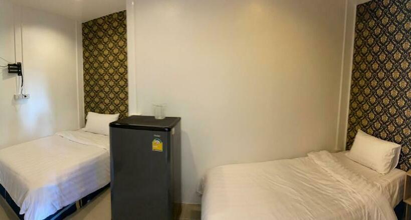 스탠다드 룸 킹사이즈 침대, Golf House