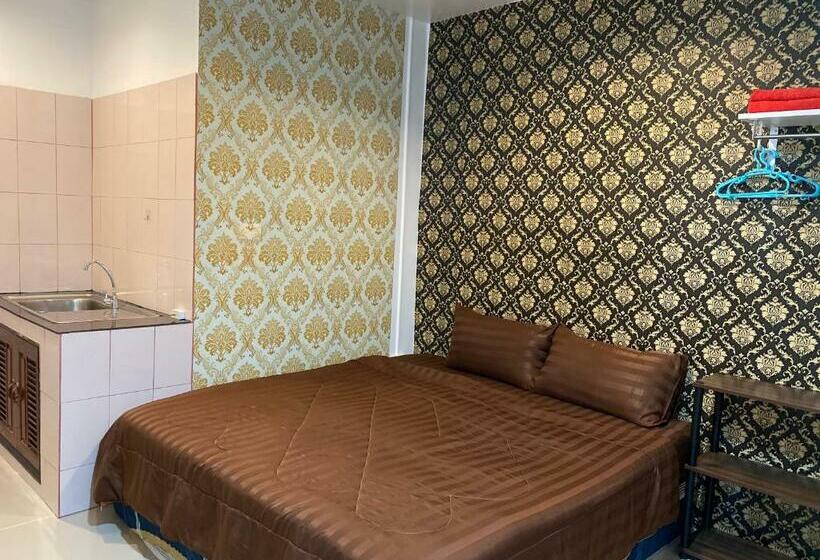 스탠다드 룸 킹사이즈 침대, Golf House