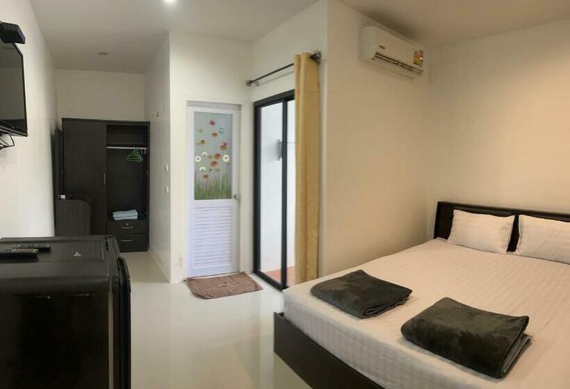 스탠다드 룸 킹사이즈 침대, Golf House