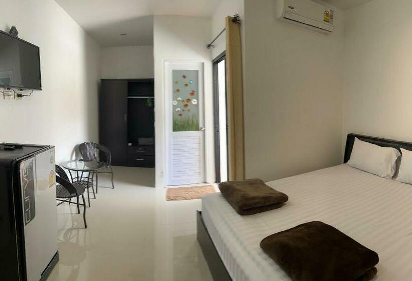 스탠다드 룸 킹사이즈 침대, Golf House