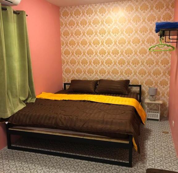 스탠다드 룸 킹사이즈 침대, Golf House