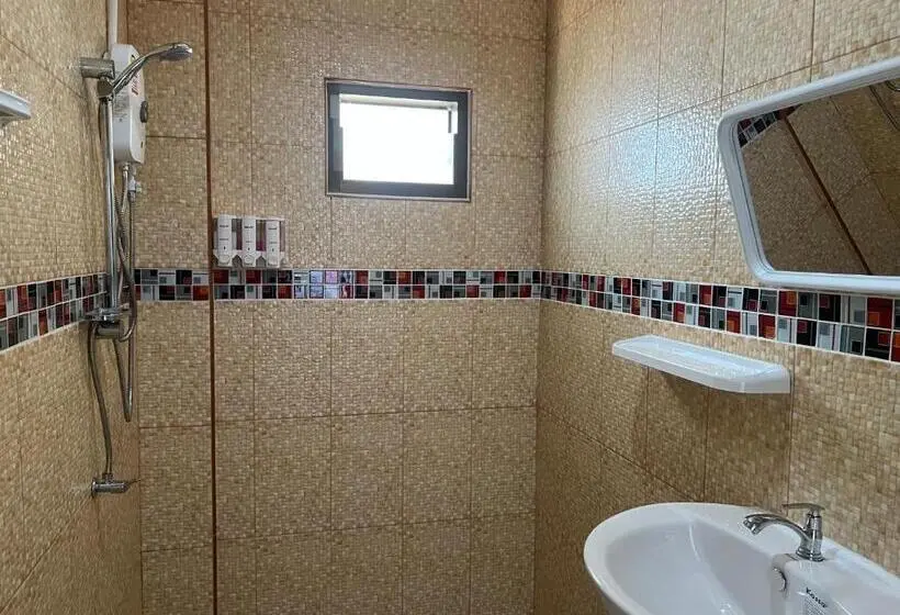 اتاق سوپریور سه تخته, Golf House