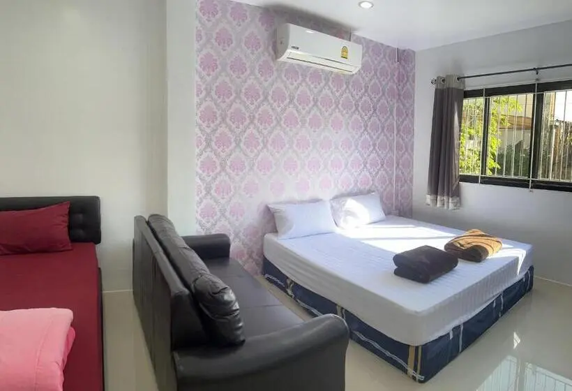 اتاق سوپریور سه تخته, Golf House