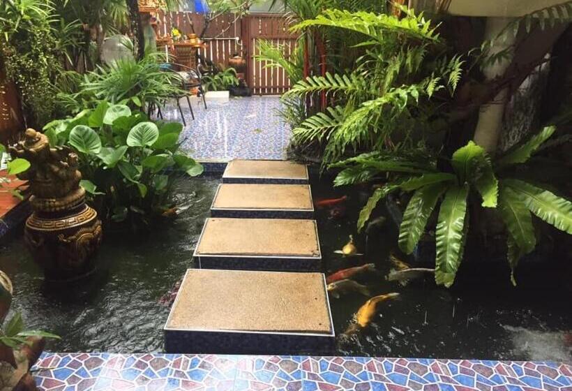 اتاق سوپریور سه تخته, Golf House