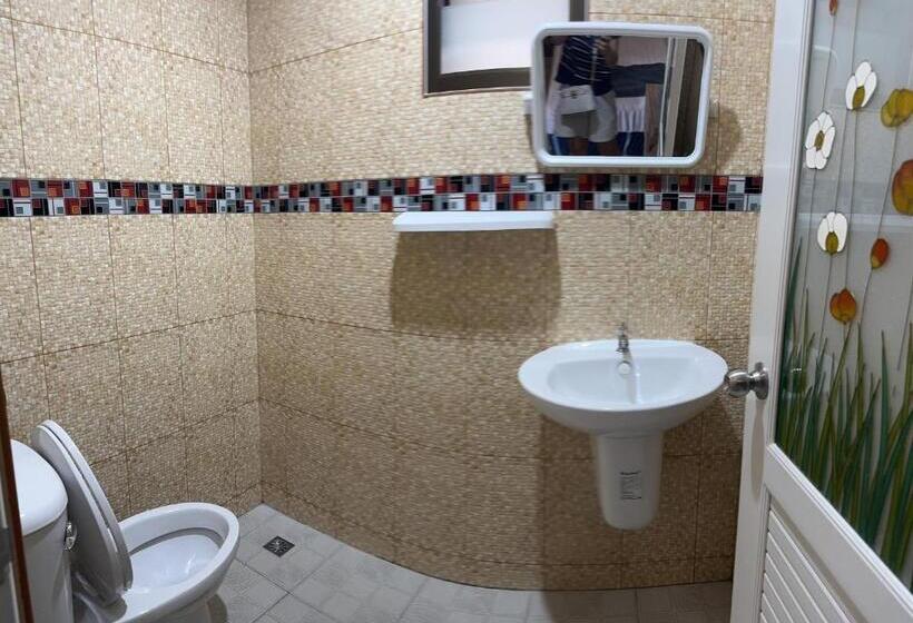 스탠다드 룸 킹사이즈 침대, Golf House