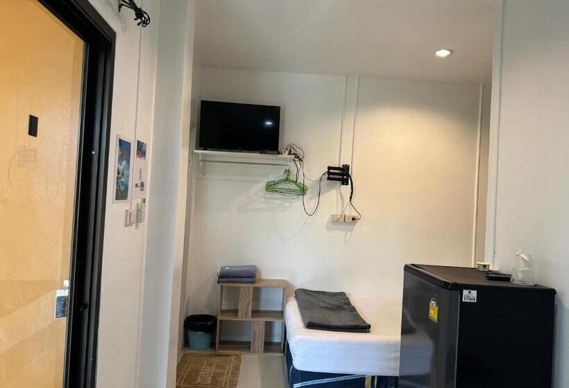 스탠다드 룸 킹사이즈 침대, Golf House