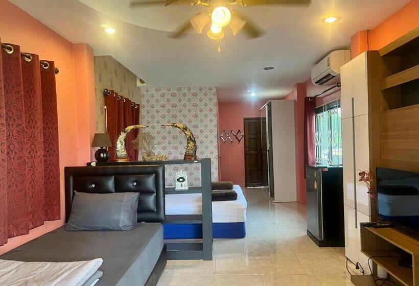 수피리어 트리플 룸, Golf House