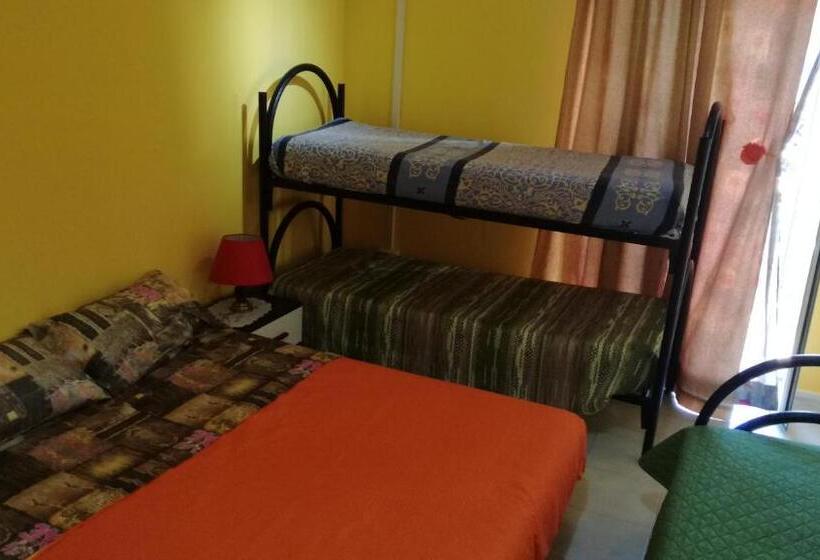 발코니가 있는 4인용 스탠다드 룸, B&b Etneo