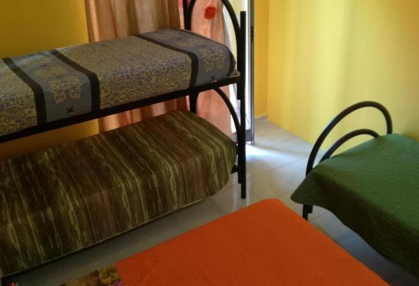 발코니가 있는 4인용 스탠다드 룸, B&b Etneo