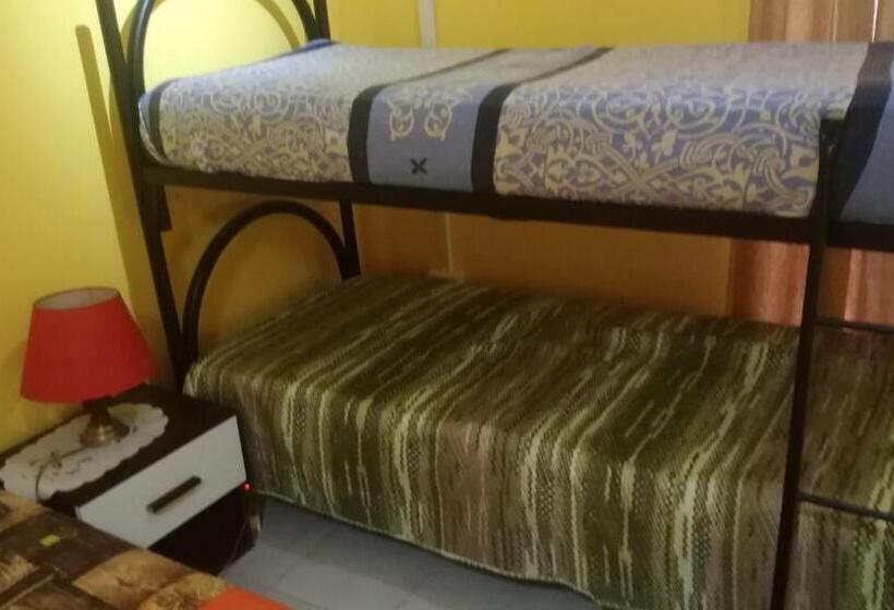 발코니가 있는 4인용 스탠다드 룸, B&b Etneo