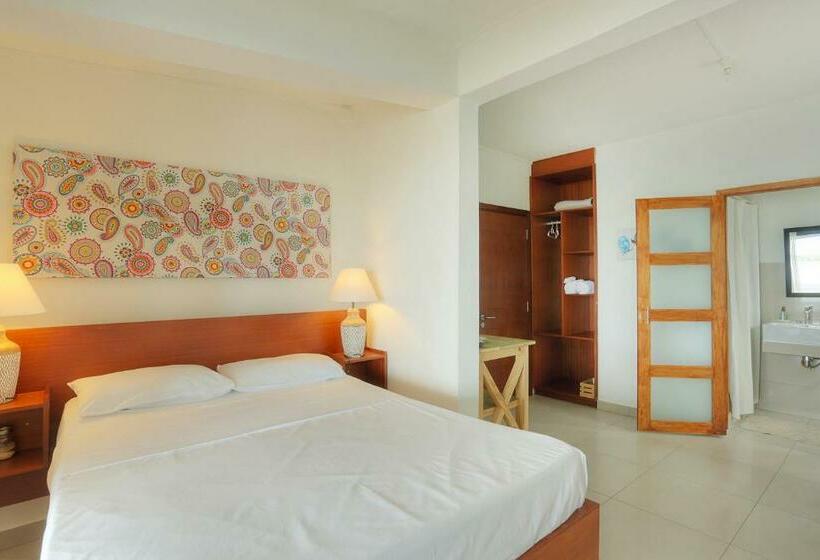 اتاق لوکس با بالکن و چشمانداز دریا, Auberge Seafever