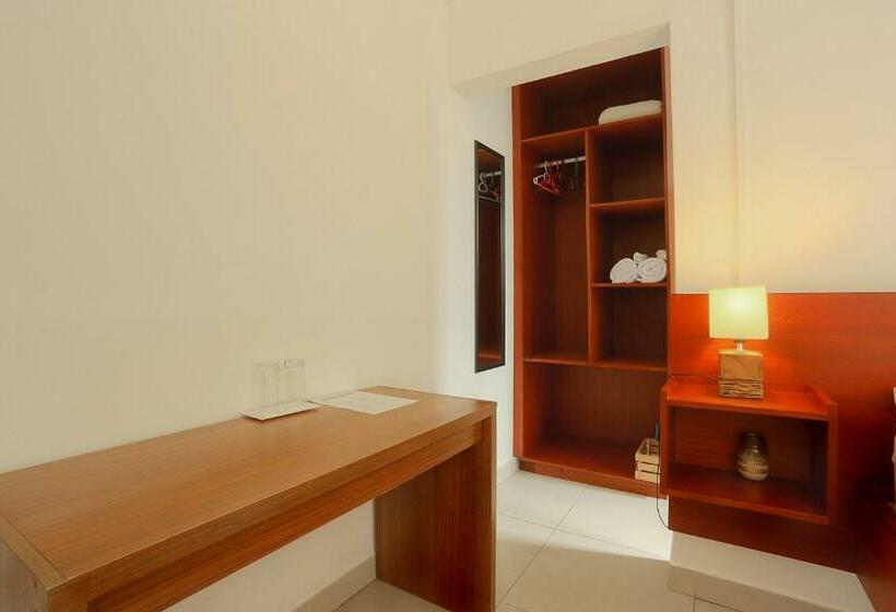 اتاق استاندارد با بالکن و چشمانداز دریا, Auberge Seafever