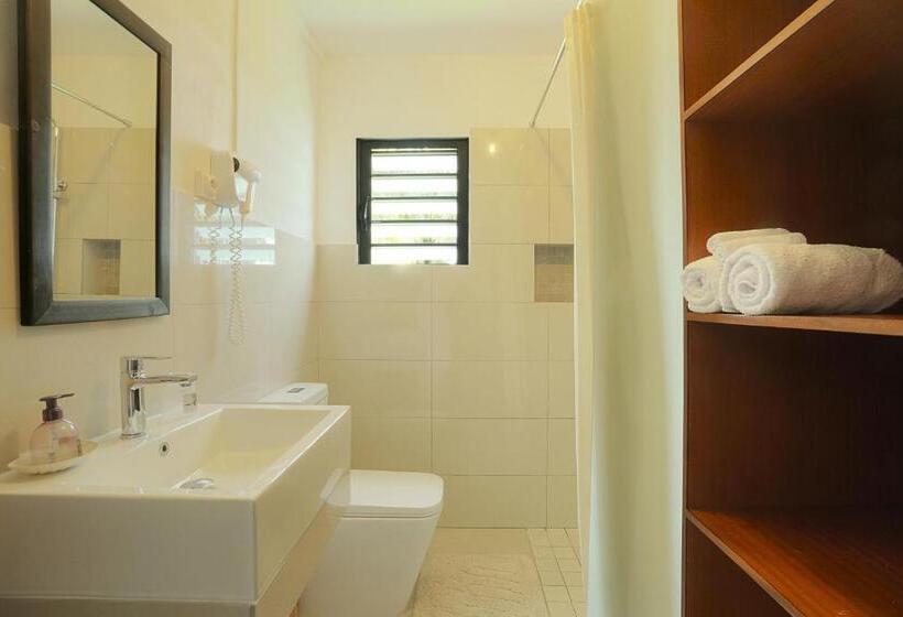 اتاق استاندارد با چشمانداز باغ, Auberge Seafever