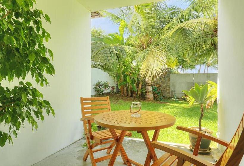 اتاق استاندارد با چشمانداز باغ, Auberge Seafever