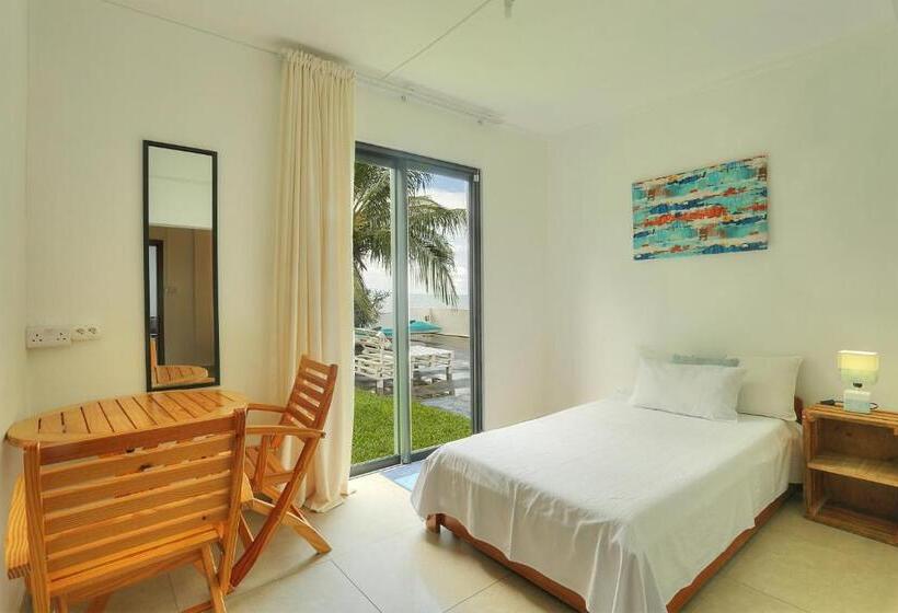 اتاق استاندارد با چشمانداز باغ, Auberge Seafever