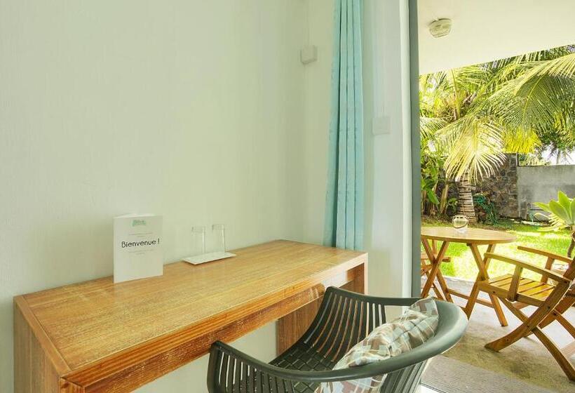 اتاق استاندارد با چشمانداز باغ, Auberge Seafever