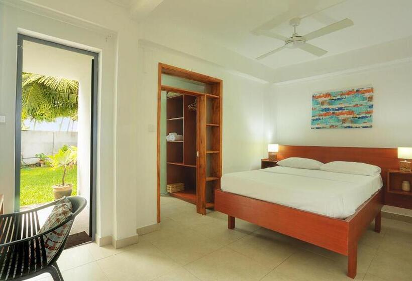 اتاق استاندارد با چشمانداز باغ, Auberge Seafever