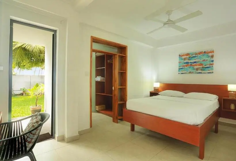 اتاق استاندارد با چشم‌انداز باغ, Auberge Seafever