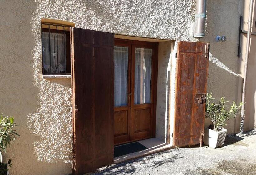 غرفة قياسية سرير كينج, La Rosa Di Francesco Inn