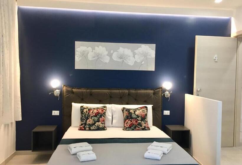 غرفة قياسية ثلاثية مزودة بشرفة, Sunset Rooms