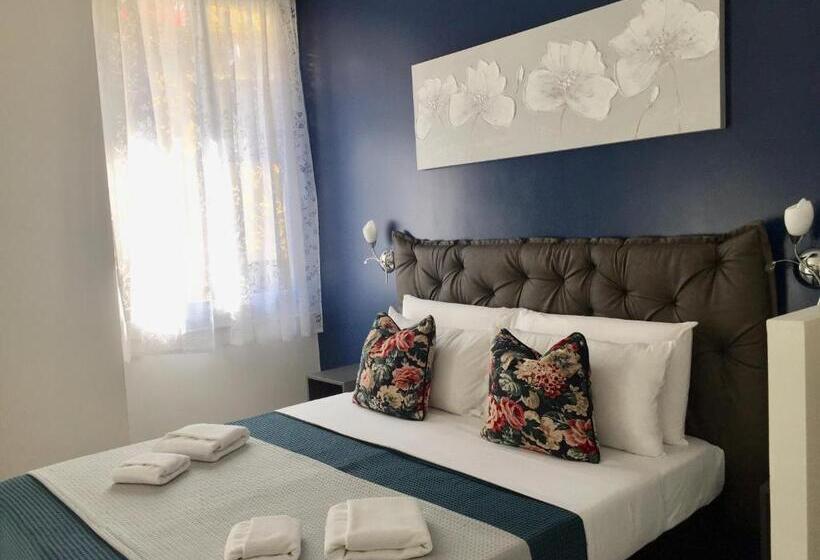 غرفة قياسية ثلاثية مزودة بشرفة, Sunset Rooms