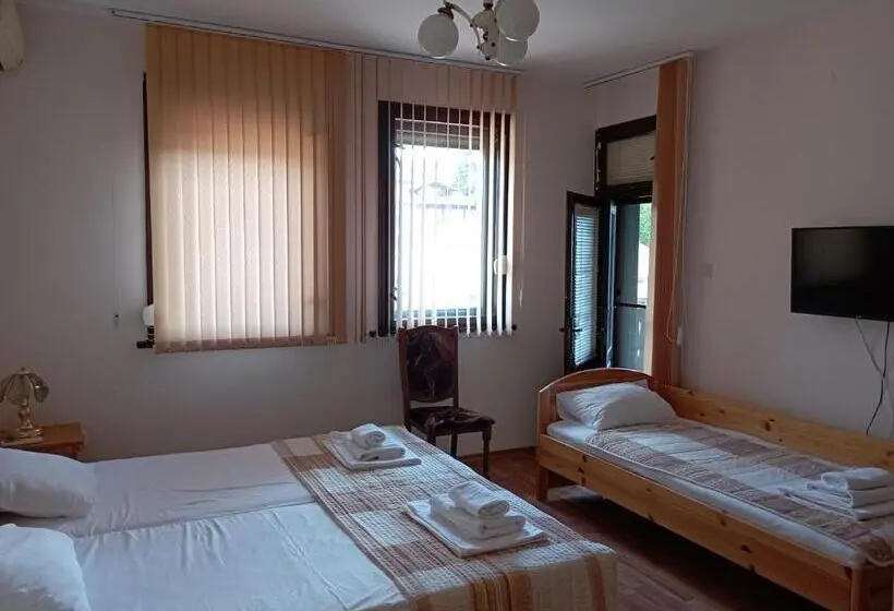 スタンダードトリプルルーム, Toncho S Guest House For 16 Guests
