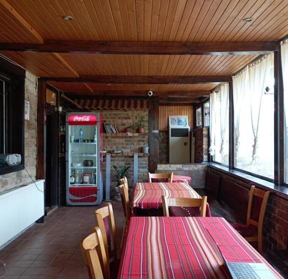 ‫فيلا غرفة نوم واحدة, Toncho S Guest House For 16 Guests