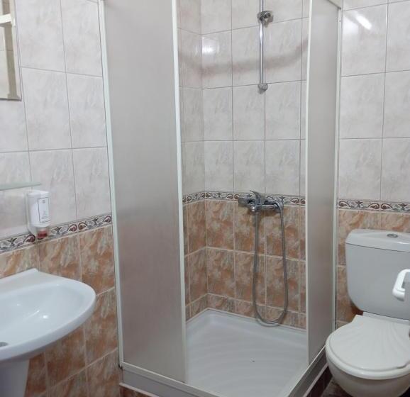 ‫فيلا غرفة نوم واحدة, Toncho S Guest House For 16 Guests