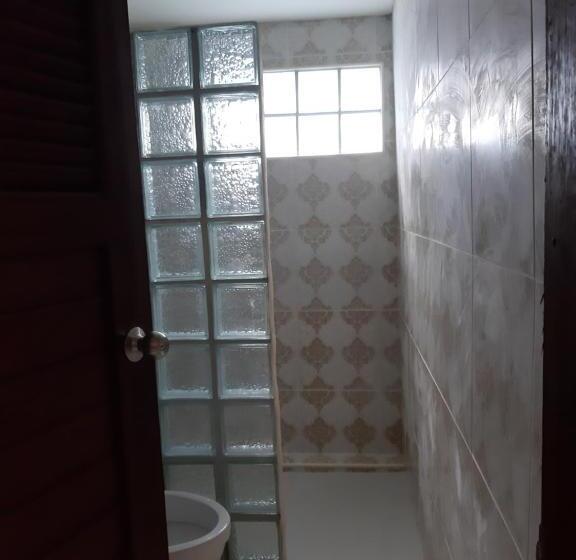 Номер Стандарт Вид на Бассейн, The Windsor Boutique Resort