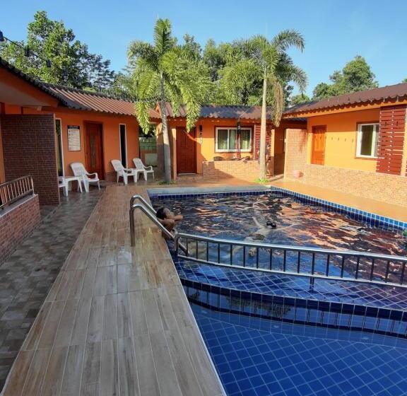 Номер Deluxe, The Windsor Boutique Resort