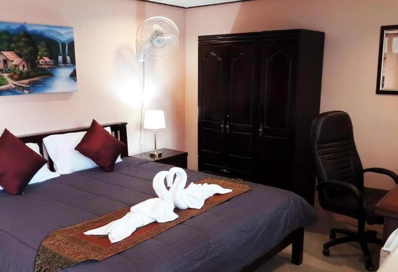 Номер Deluxe, The Windsor Boutique Resort