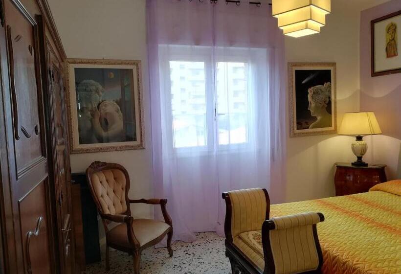 Standard room with outdoor bath, Domus Aurea