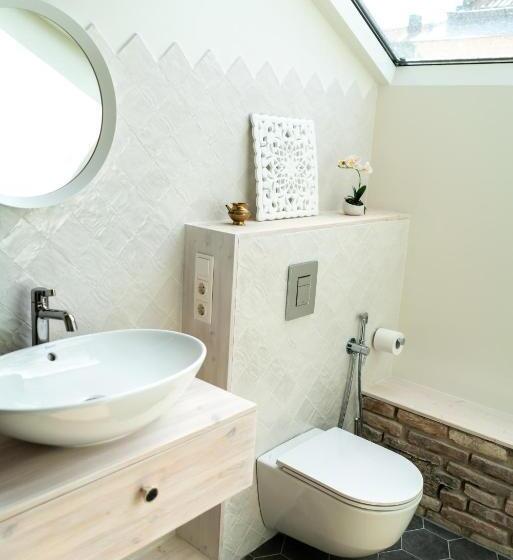 اتاق لوکس, Mai Ram Yoga House