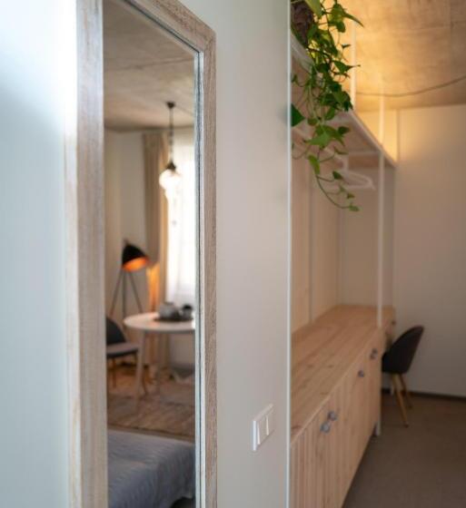 اتاق لوکس, Mai Ram Yoga House