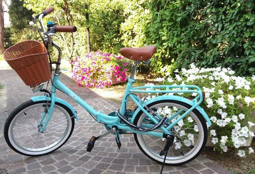 اتاق لوکس سه تخته, Villa Bruna