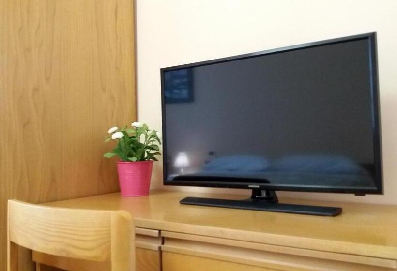 اتاق استاندارد سه تخته با بالکن, Villa Bruna