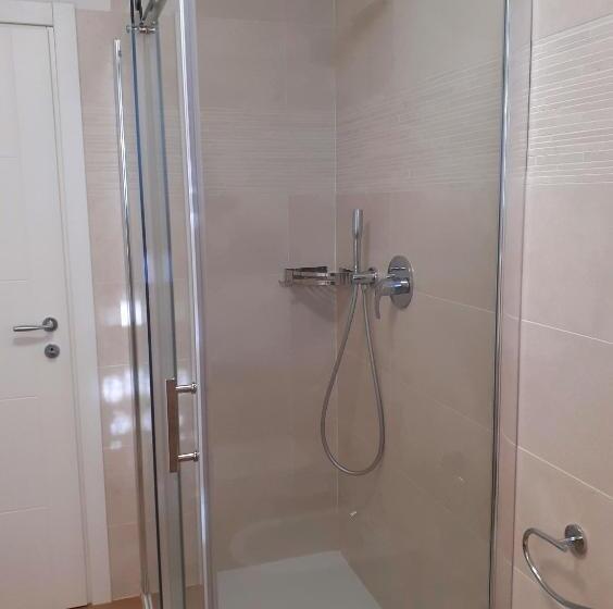 اتاق استاندارد سه تخته با چشمانداز باغ, Villa Bruna