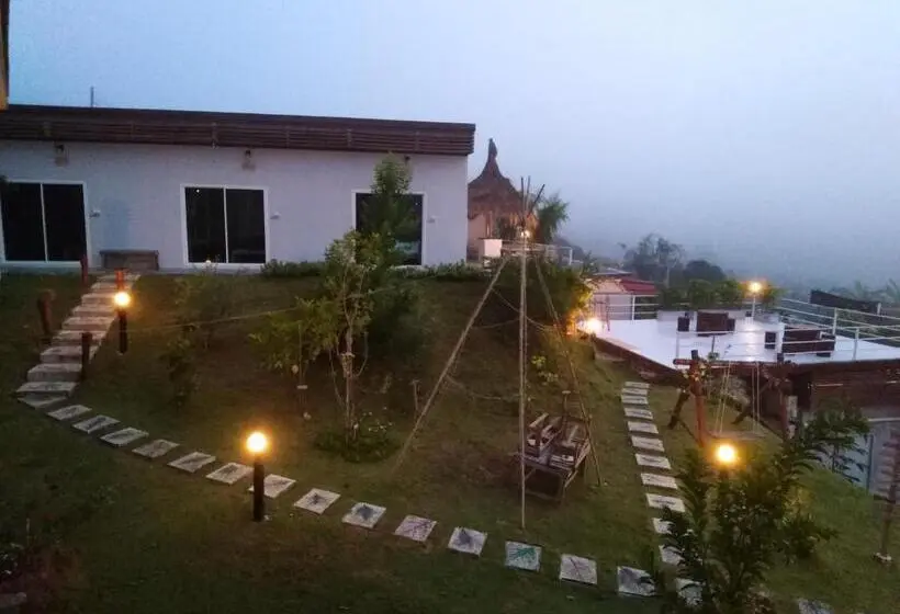 スタンダードトリプルルーム, Baan Mai Hom Resort Suan Phueng