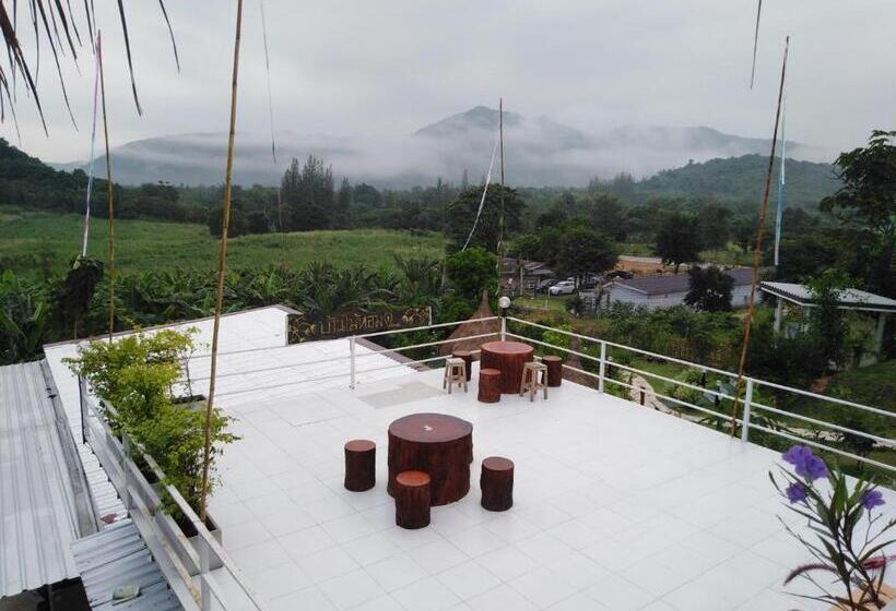 Quarto Triplo Estandar, Baan Mai Hom Resort Suan Phueng