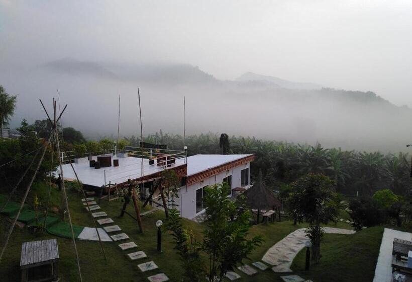 Номер Стандарт Трехместный, Baan Mai Hom Resort Suan Phueng