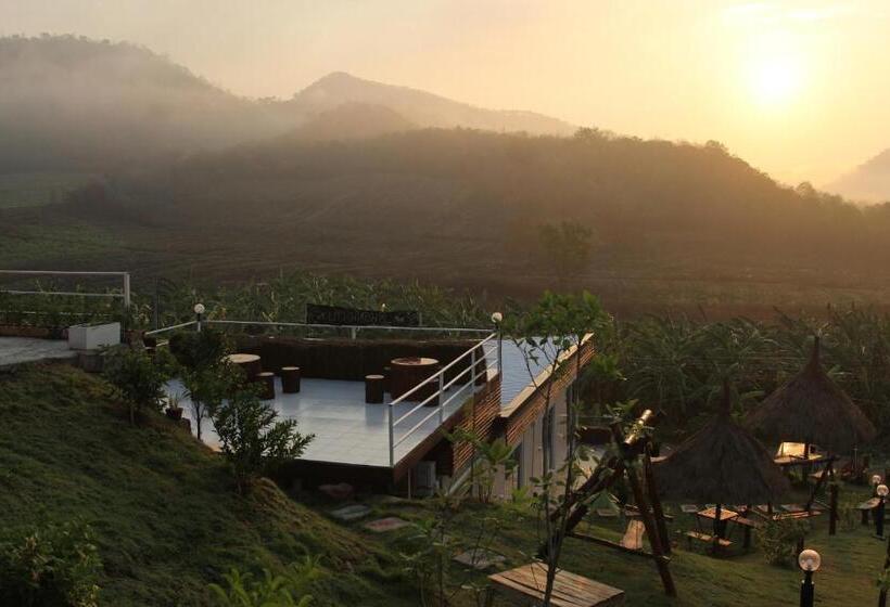 Quarto Triplo Estandar, Baan Mai Hom Resort Suan Phueng