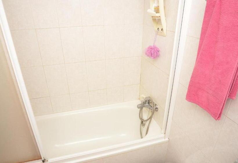 اتاق استاندارد یک نفره, Habitacion Centro Historico Malaga