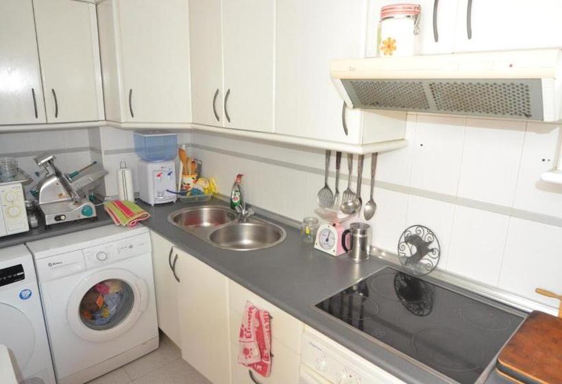 اتاق استاندارد یک نفره, Habitacion Centro Historico Malaga