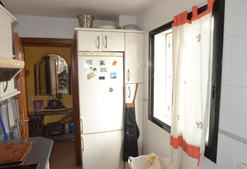 اتاق استاندارد یک نفره, Habitacion Centro Historico Malaga