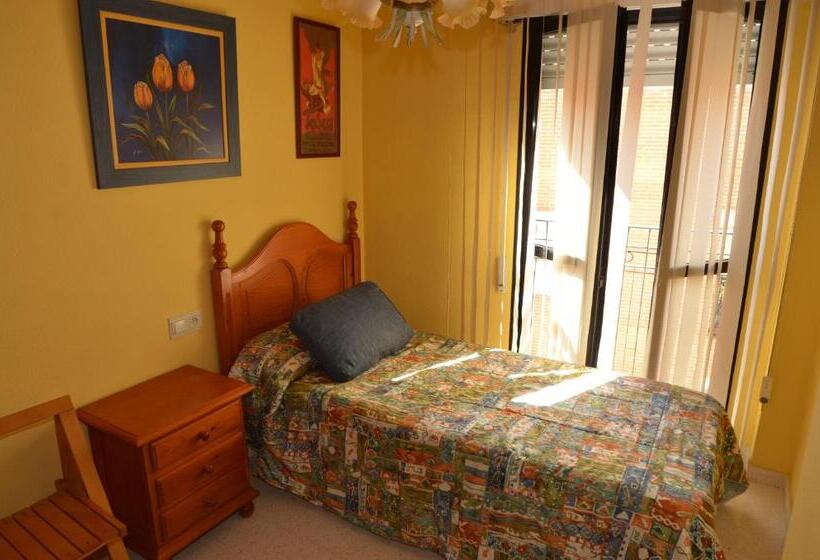 اتاق استاندارد یک نفره, Habitacion Centro Historico Malaga