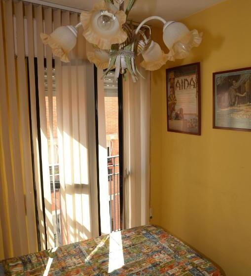 اتاق استاندارد یک نفره, Habitacion Centro Historico Malaga